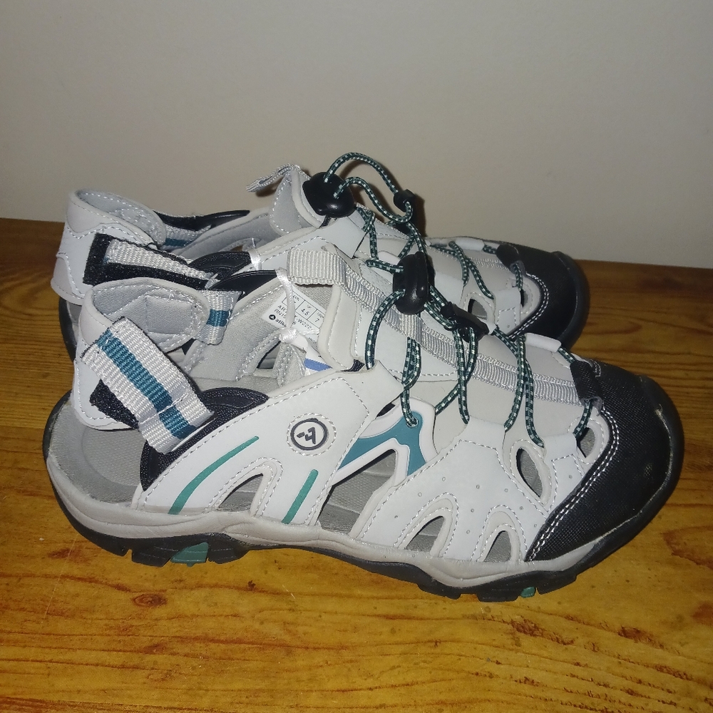 Never worn ladies size 7 Atika shoes